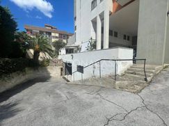 Negozio/Locale commerciale in Commerciale