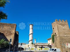 Attività/Licenza (con o senza mura) in Commerciale
