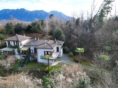 Casa Bi/Trifamiliare in Residenziale