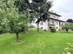 Casa Bi/Trifamiliare in Residenziale