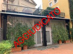 Negozio/Locale commerciale in Commerciale