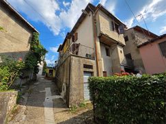 Casa Bi/Trifamiliare in Residenziale