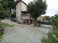 Casa Bi/Trifamiliare in Residenziale