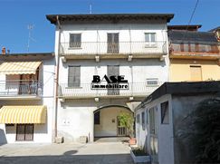 Casa Bi/Trifamiliare in Residenziale