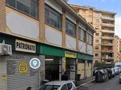 Negozio/Locale commerciale in Commerciale