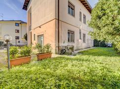Casa Bi/Trifamiliare in Residenziale