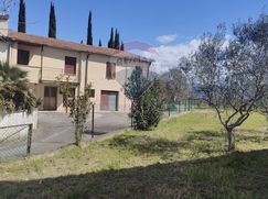 Casa Bi/Trifamiliare in Residenziale