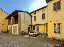 Casa Bi/Trifamiliare in Residenziale