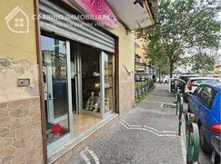 Negozio/Locale commerciale in Commerciale