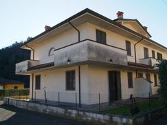 Casa Bi/Trifamiliare in Residenziale