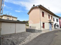 Casa Bi/Trifamiliare in Residenziale