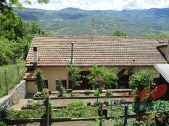 Casa Bi/Trifamiliare in Residenziale