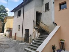 Casa Bi/Trifamiliare in Residenziale