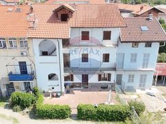 Casa Bi/Trifamiliare in Residenziale