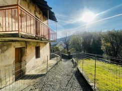 Casa Bi/Trifamiliare in Residenziale