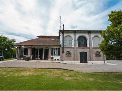 Casa Bi/Trifamiliare in Residenziale