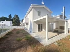 Casa Bi/Trifamiliare in Residenziale