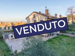 Casa Bi/Trifamiliare in Residenziale