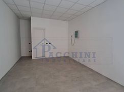 Negozio/Locale commerciale in Commerciale