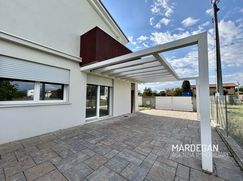 Casa Bi/Trifamiliare in Residenziale