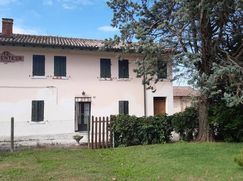 Casa Bi/Trifamiliare in Residenziale