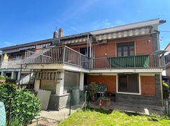 Casa Bi/Trifamiliare in Residenziale
