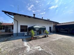 Casa Bi/Trifamiliare in Residenziale