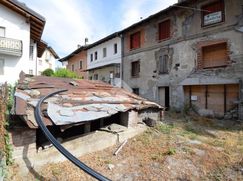 Casa Bi/Trifamiliare in Residenziale