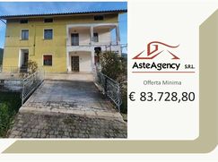 Casa Bi/Trifamiliare in Residenziale