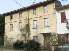 Casa Bi/Trifamiliare in Residenziale