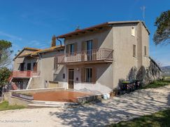 Casa Bi/Trifamiliare in Residenziale