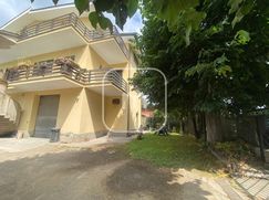 Casa Bi/Trifamiliare in Residenziale