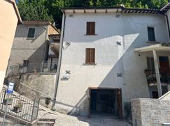 Casa Bi/Trifamiliare in Residenziale
