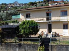 Casa Bi/Trifamiliare in Residenziale