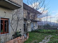 Casa Bi/Trifamiliare in Residenziale