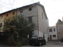 Casa Bi/Trifamiliare in Residenziale