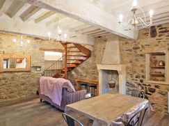 Casa Bi/Trifamiliare in Residenziale