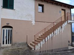 Casa Bi/Trifamiliare in Residenziale