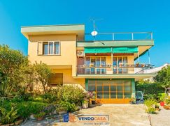 Casa Bi/Trifamiliare in Residenziale
