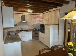 Casa Bi/Trifamiliare in Residenziale