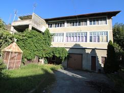 Casa Bi/Trifamiliare in Residenziale