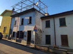 Casa Bi/Trifamiliare in Residenziale