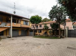 Casa Bi/Trifamiliare in Residenziale