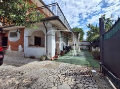 Casa Bi/Trifamiliare in Residenziale