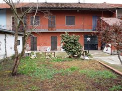 Casa Bi/Trifamiliare in Residenziale