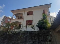 Casa Bi/Trifamiliare in Residenziale