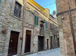 Casa Bi/Trifamiliare in Residenziale