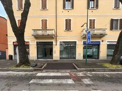 Negozio/Locale commerciale in Commerciale