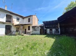 Casa Bi/Trifamiliare in Residenziale