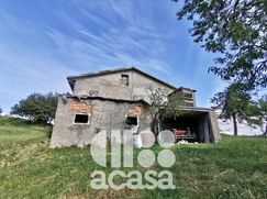 Casa Bi/Trifamiliare in Residenziale